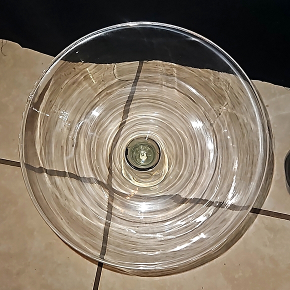 Giant Martini Glass 10"×9" - Picture 2 of 3